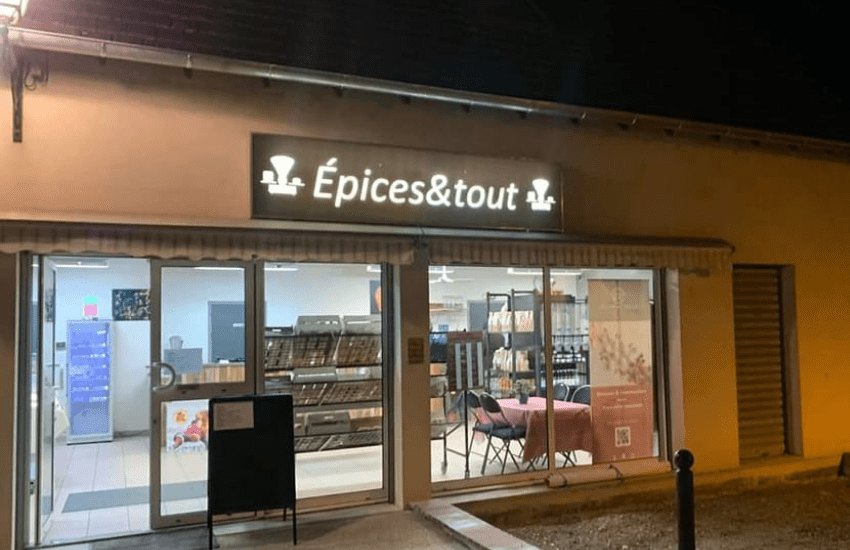 Caisson enseigne lumineuse de nuit